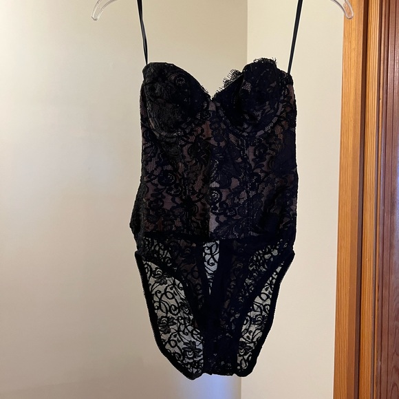 Bloomingdales Lingerie Vintage Black Lace Bustier Bodysuit Strapless NWT Size 32
